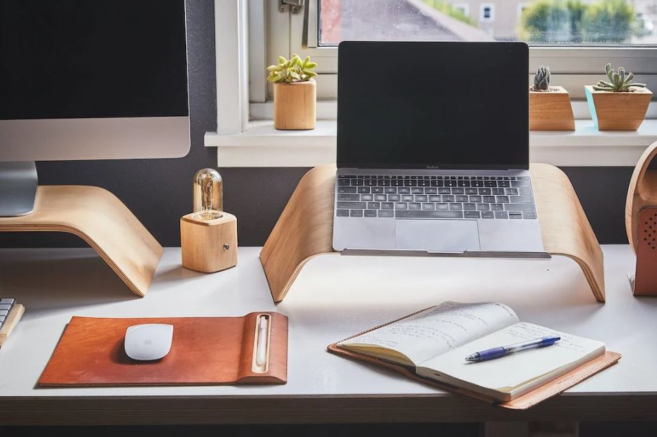 desk design for Nigerian student room decoration ideas