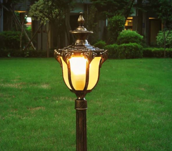Vintage Weatherproof Outdoor Garden Floor light