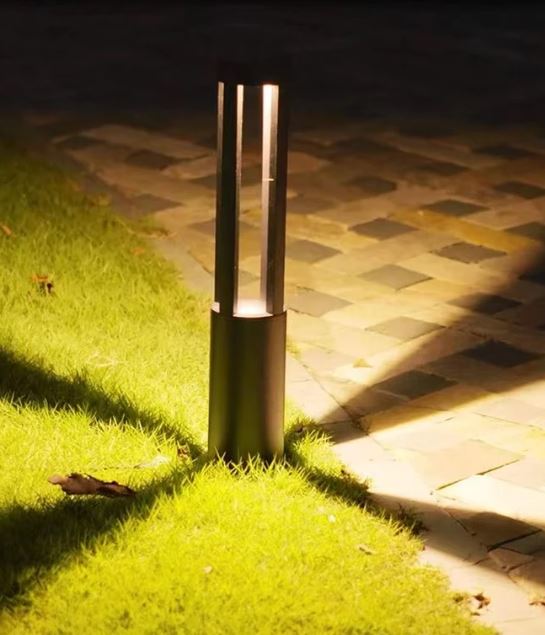 Waterproof Outdoor Standing Lawn Light